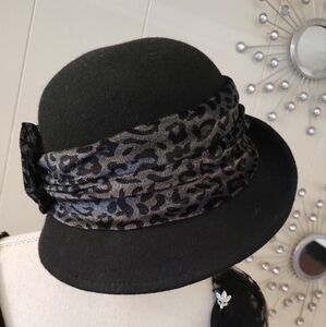 Scala Pronto BLACK WOOL HAT with LEOPARD GRAY and BLACK VELVET BOW.